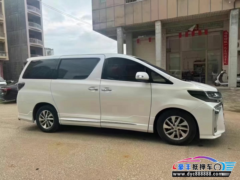 15年丰田埃尔法轿车抵押车出售