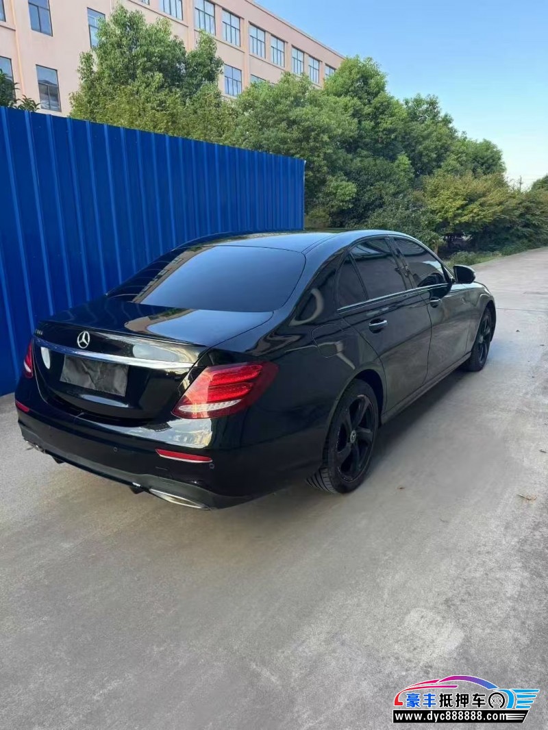 18年奔驰E轿车抵押车出售