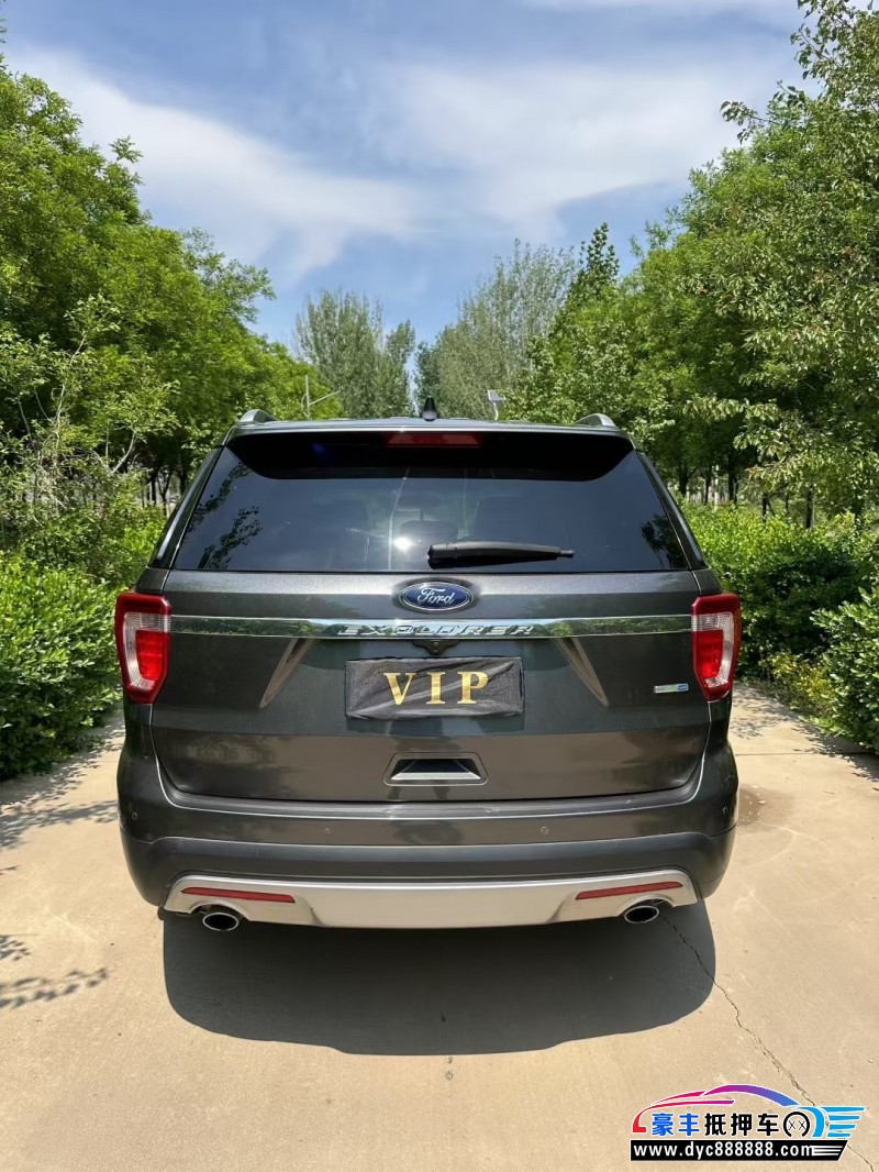 16年福特探险者轿车抵押车出售