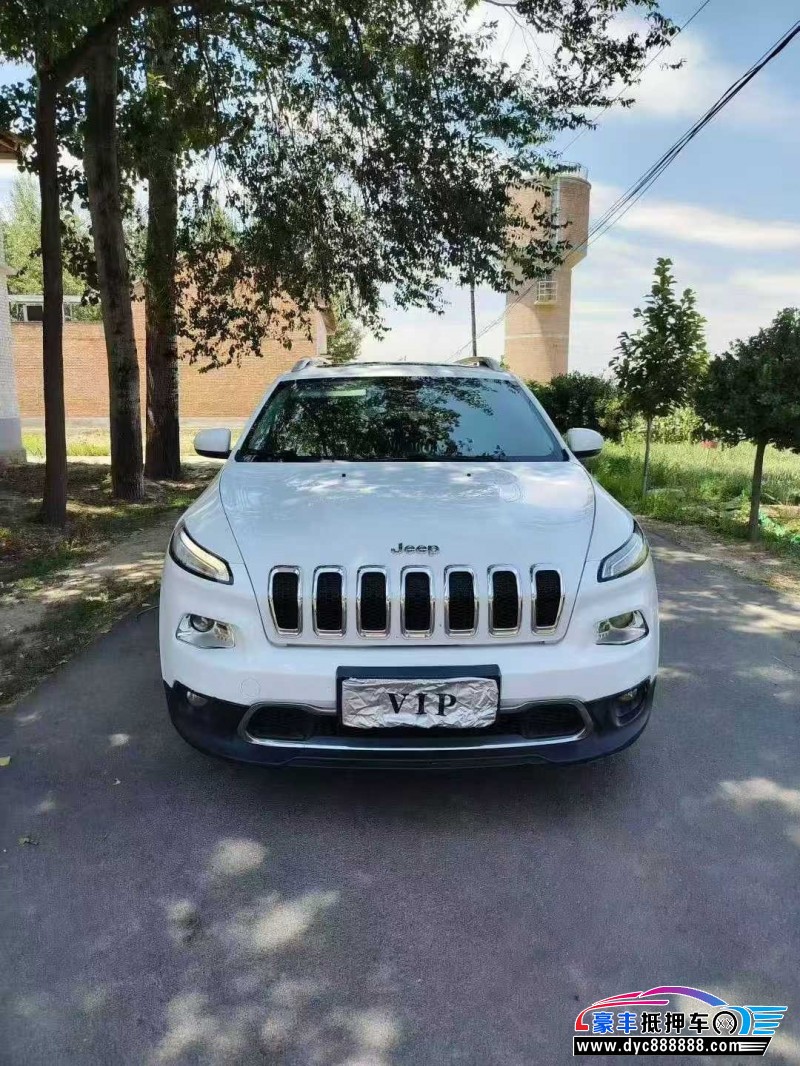 18年Jeep自由光轿车抵押车出售