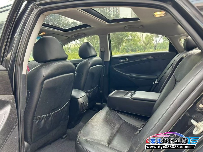 14年现代索纳塔轿车抵押车出售