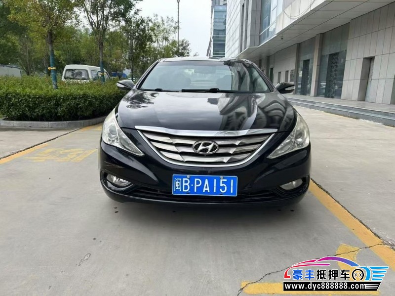 14年现代索纳塔轿车抵押车出售