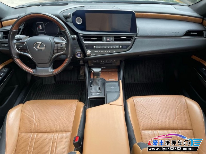 22年雷克萨斯ES轿车抵押车出售