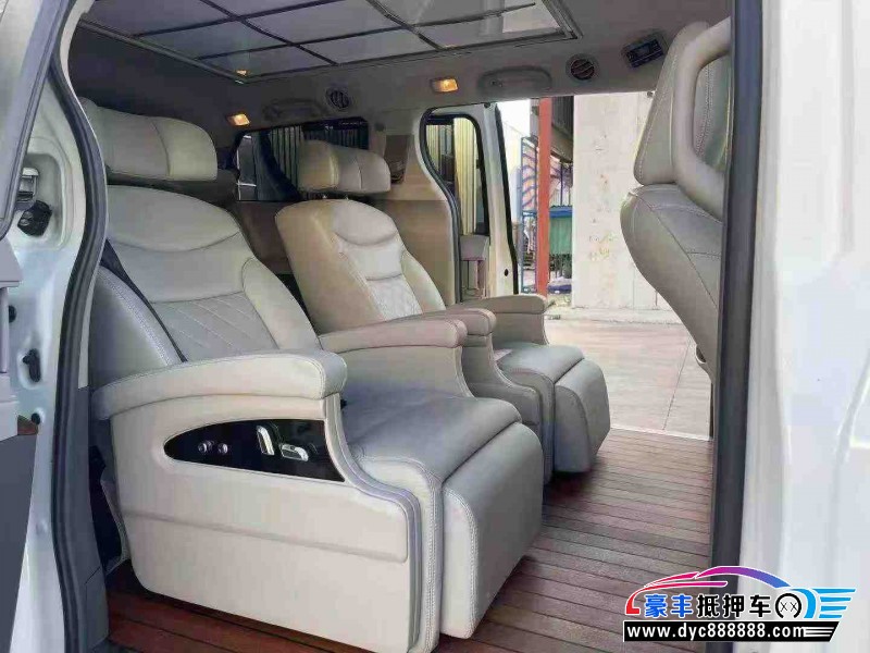 18年丰田塞纳轿车抵押车出售