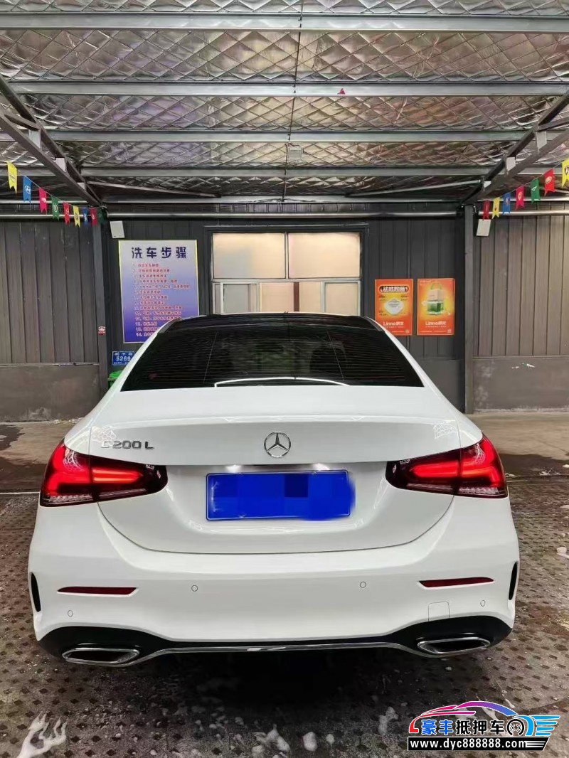 22年奔驰A轿车抵押车出售