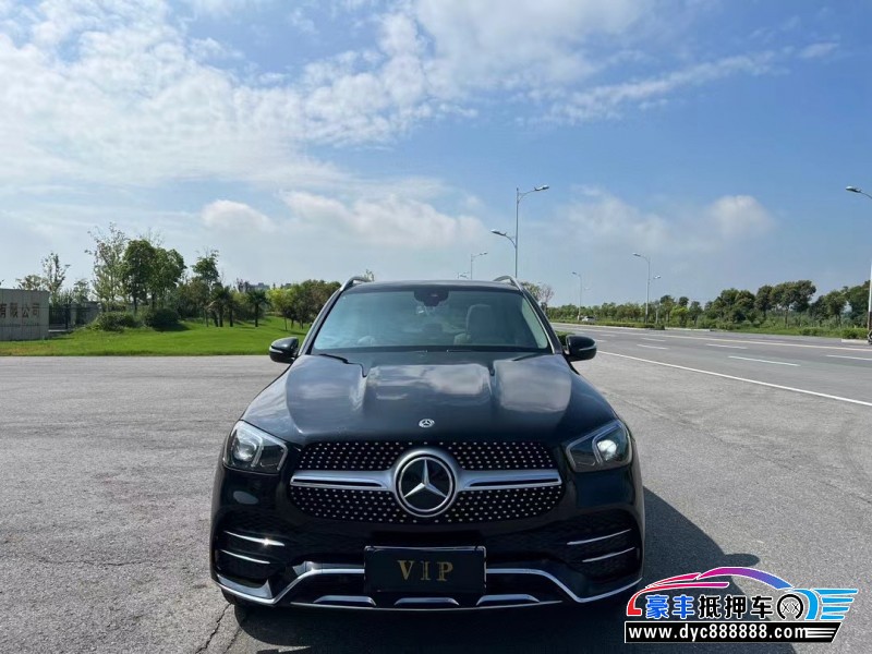 19年奔驰GLE轿车抵押车出售