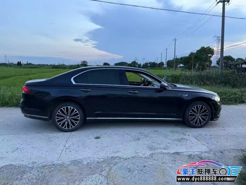 18年大众辉昂轿车抵押车出售