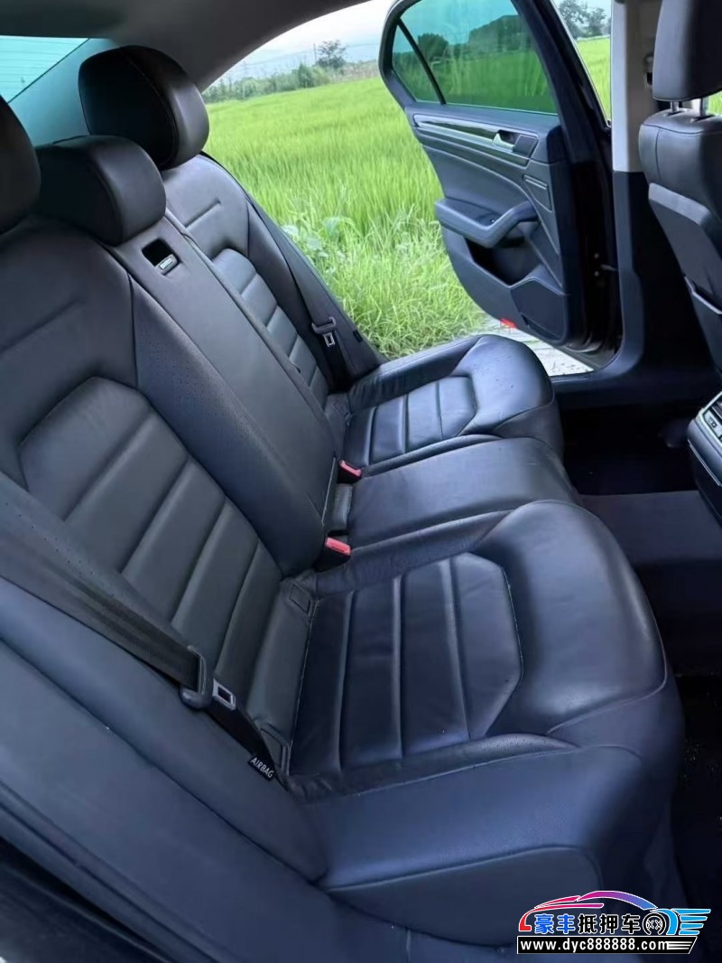 18年大众辉昂轿车抵押车出售