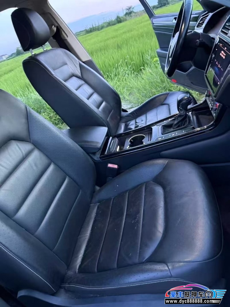 18年大众辉昂轿车抵押车出售