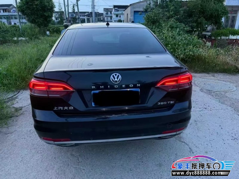 18年大众辉昂轿车抵押车出售