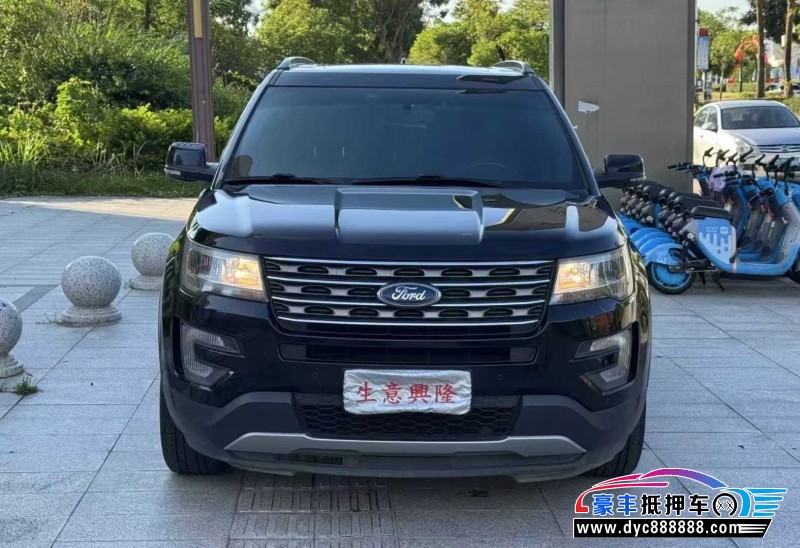 17年福特探险者轿车抵押车出售