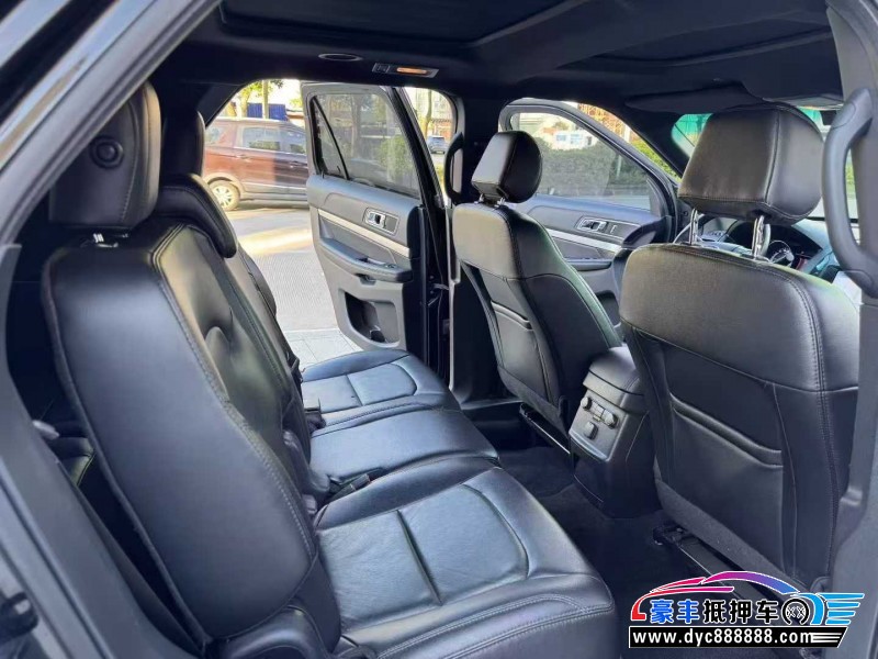 17年福特探险者轿车抵押车出售