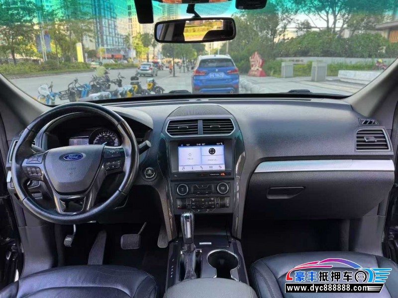 17年福特探险者轿车抵押车出售