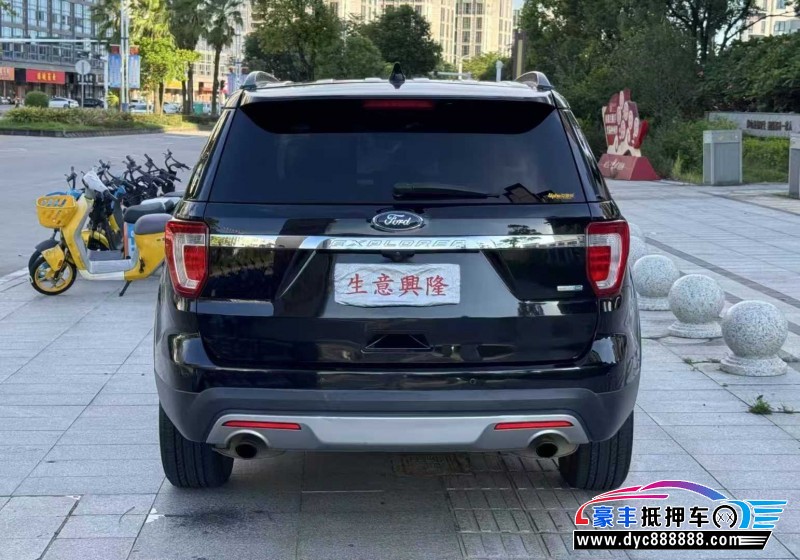 17年福特探险者轿车抵押车出售