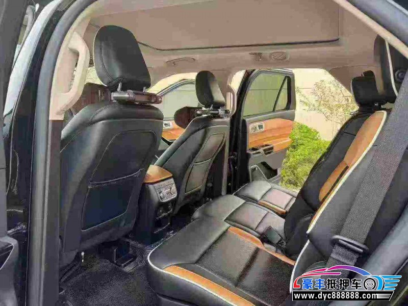 22年福特探险者轿车抵押车出售