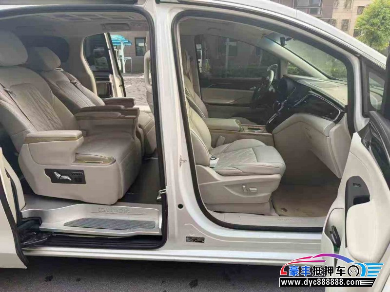 19年别克GL8轿车抵押车出售