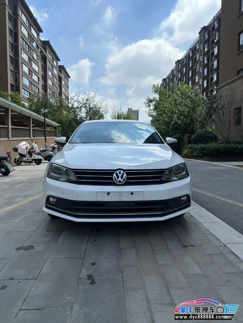 17年大众速腾轿车抵押车出售