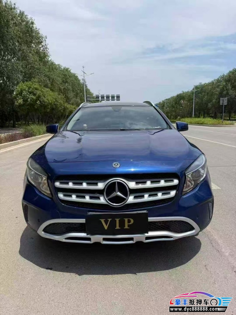 18年奔驰GLA轿车抵押车出售
