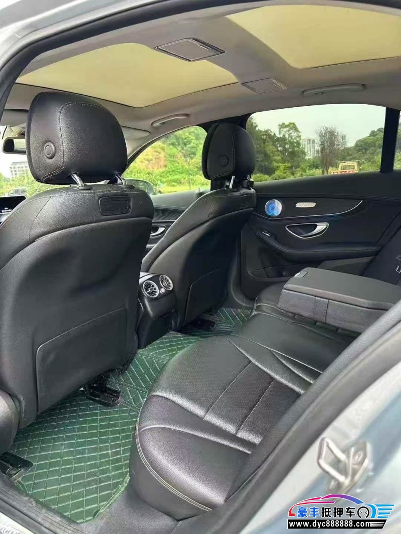 18年奔驰C轿车抵押车出售