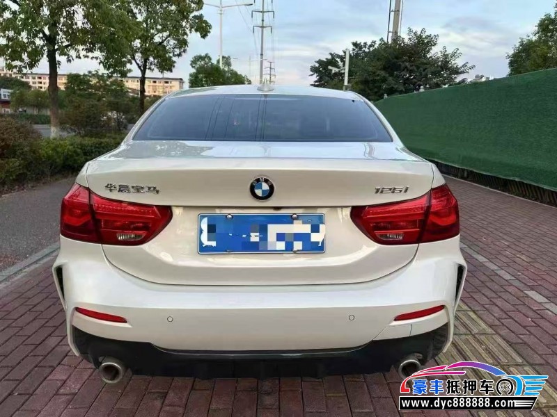 20年宝马1系轿车抵押车出售