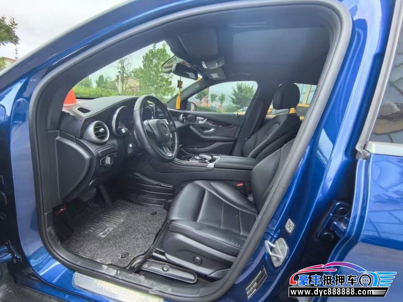 18年奔驰GLC轿车抵押车出售