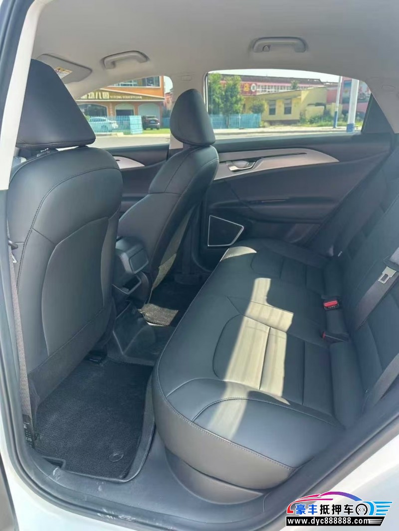 24年吉利几何轿车抵押车出售