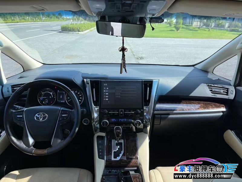 22年丰田埃尔法轿车抵押车出售