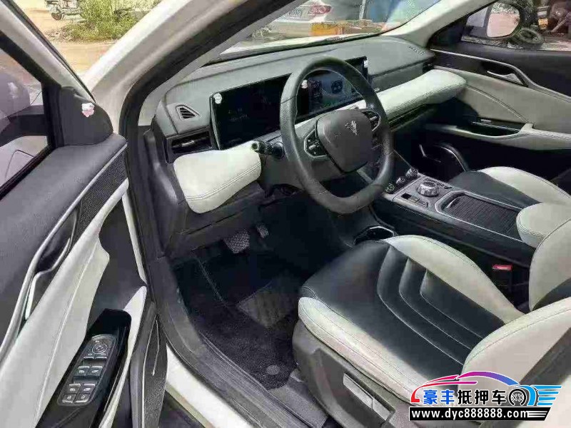 20年哪吒U轿车抵押车出售