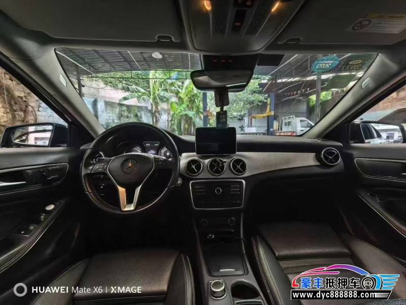 16年奔驰GLA轿车抵押车出售