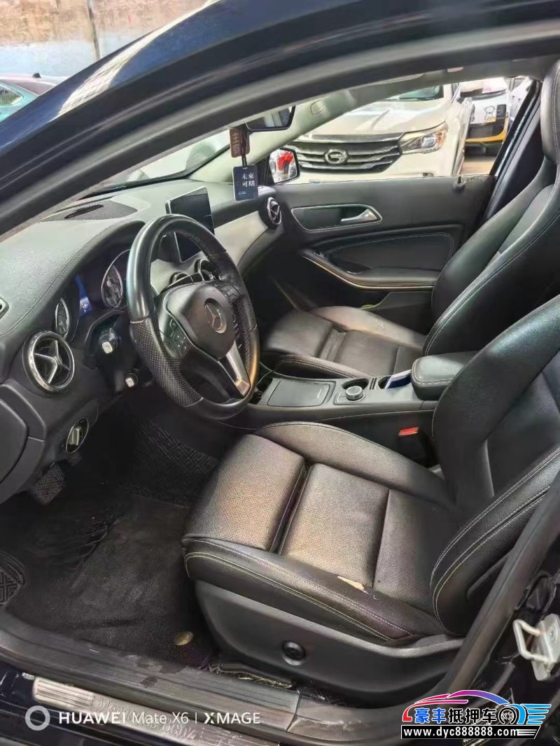 16年奔驰GLA轿车抵押车出售