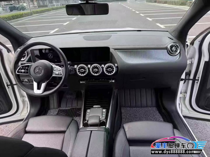 20年奔驰GLA轿车抵押车出售