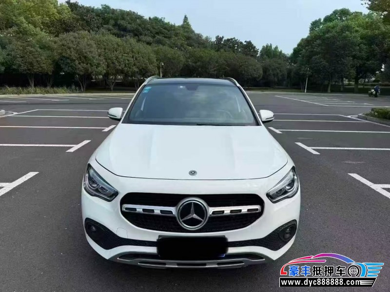 20年奔驰GLA轿车抵押车出售