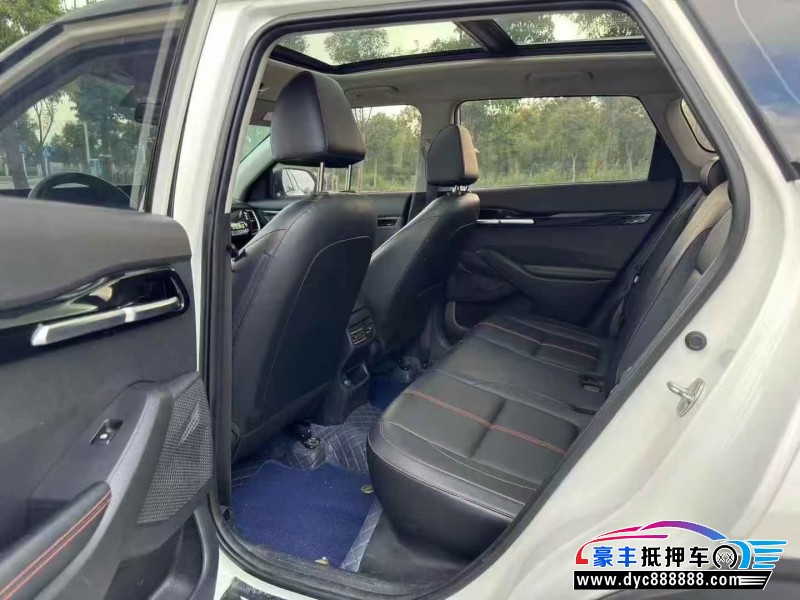 21年起亚KX3轿车抵押车出售