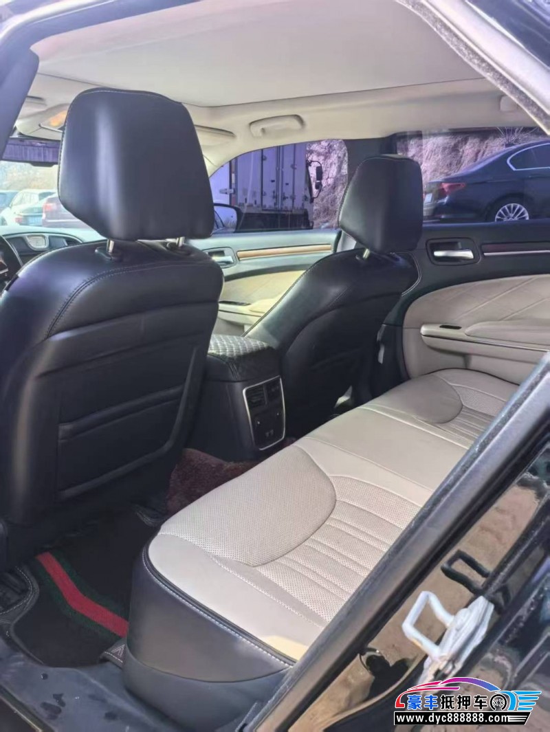 18年克莱斯勒300C轿车抵押车出售