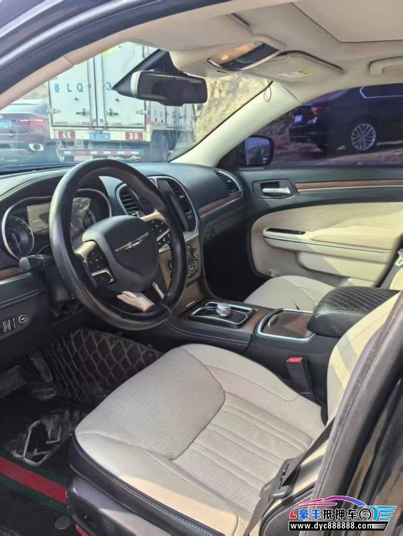 18年克莱斯勒300C轿车抵押车出售