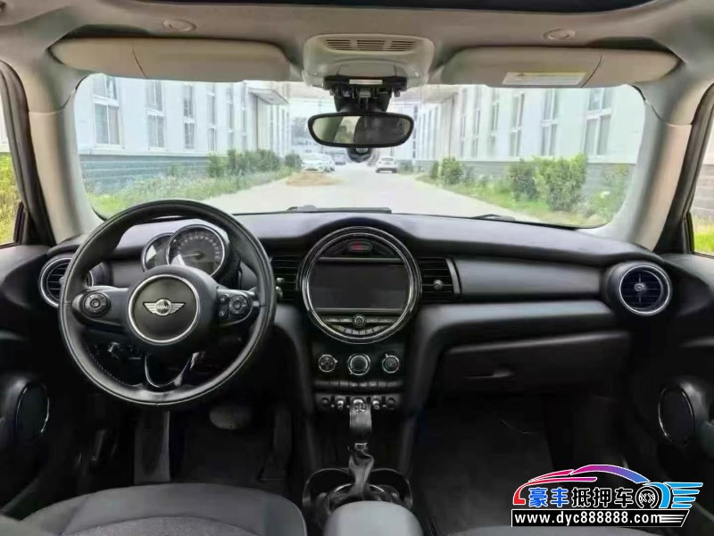 17年宝马MINI轿车抵押车出售