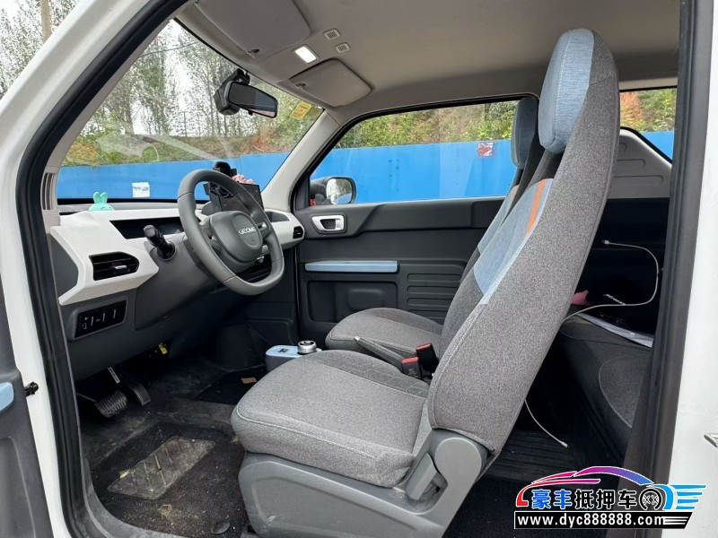 25年吉利熊猫轿车抵押车出售