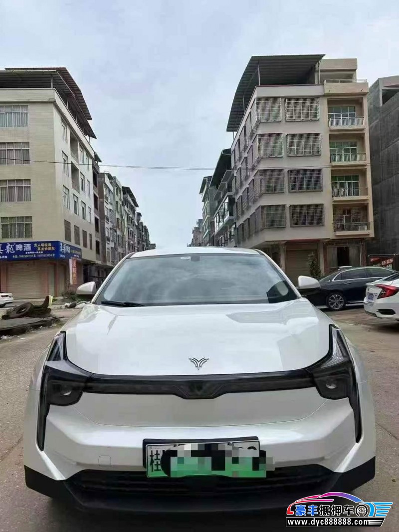 20年哪吒U轿车抵押车出售