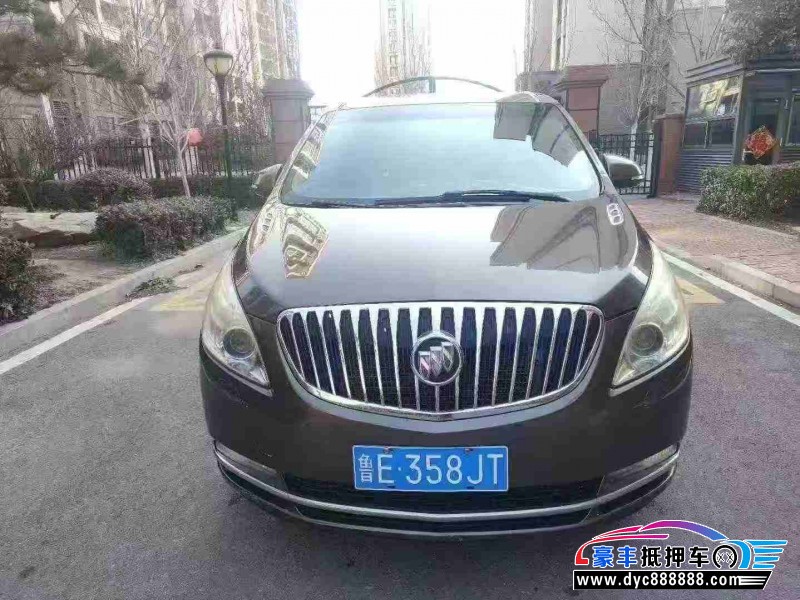 13年别克GL8轿车抵押车出售