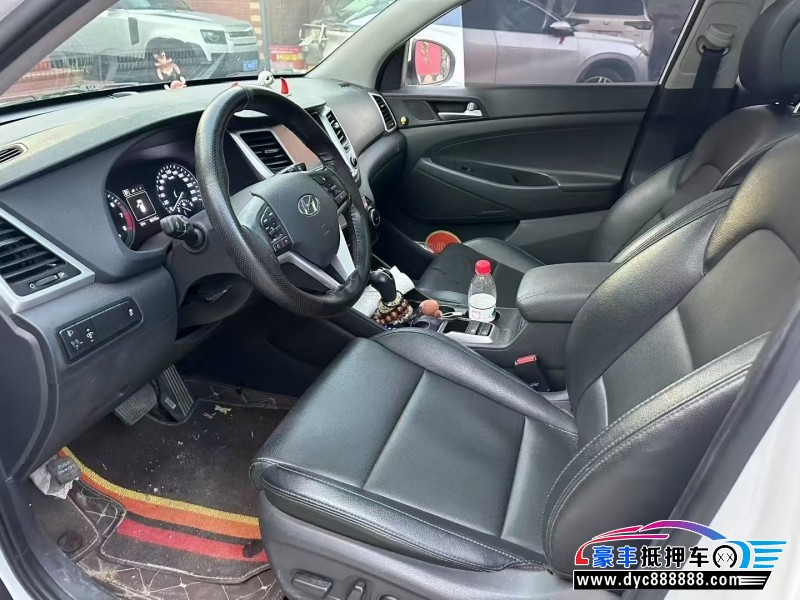 18年现代途胜轿车抵押车出售