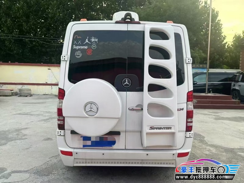 14年奔驰斯宾特轿车抵押车出售