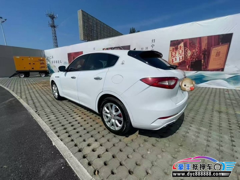 18年玛莎拉蒂莱万特轿车抵押车出售