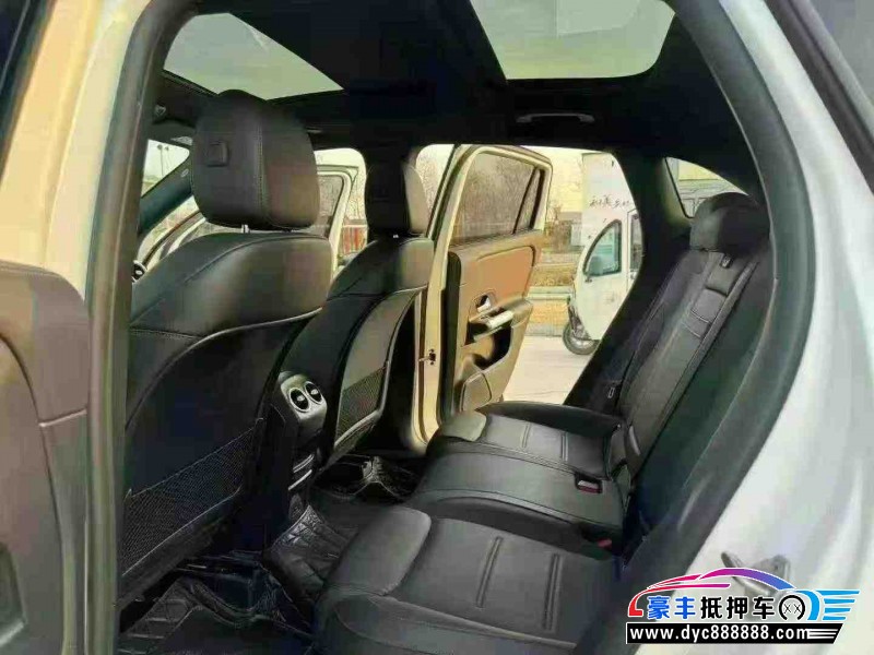 21年奔驰GLA轿车抵押车出售