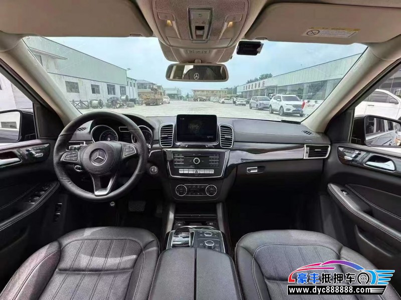 18年奔驰GLS轿车抵押车出售