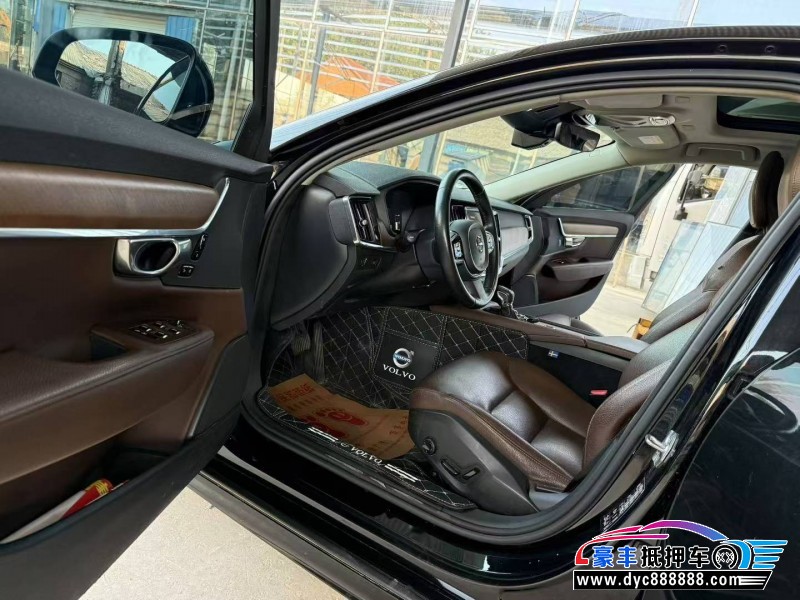 18年沃尔沃S90轿车抵押车出售