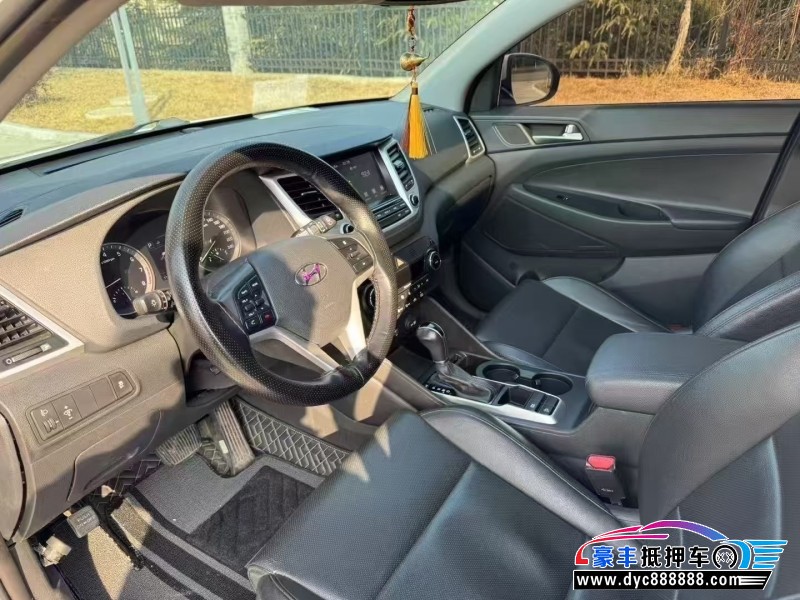 16年现代途胜轿车抵押车出售