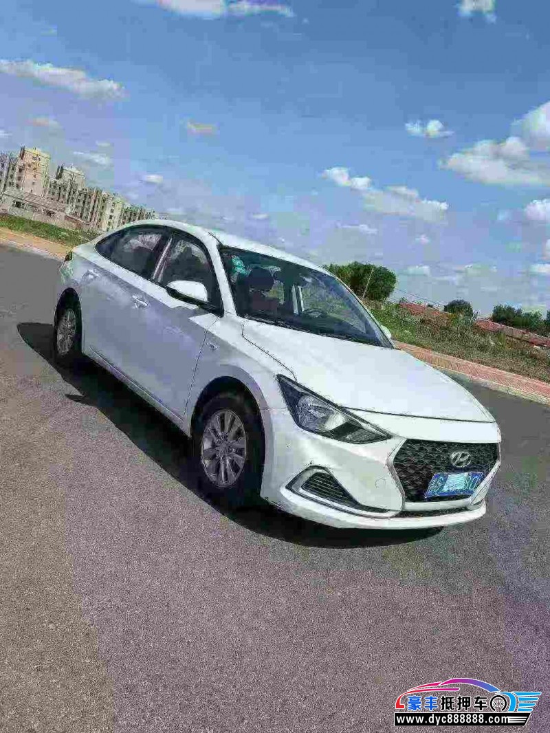 20年现代悦动轿车抵押车出售