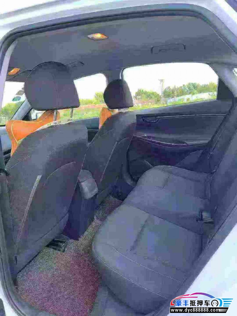 20年现代悦动轿车抵押车出售