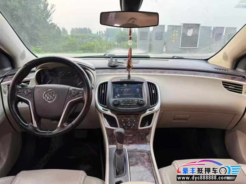 15年别克君越轿车抵押车出售