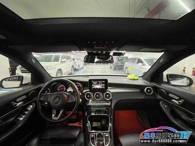 18年奔驰GLC轿车抵押车出售